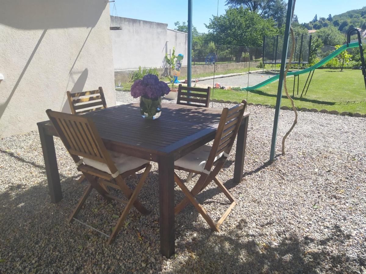 Studio 26 Vic-le-Comte Esterno foto